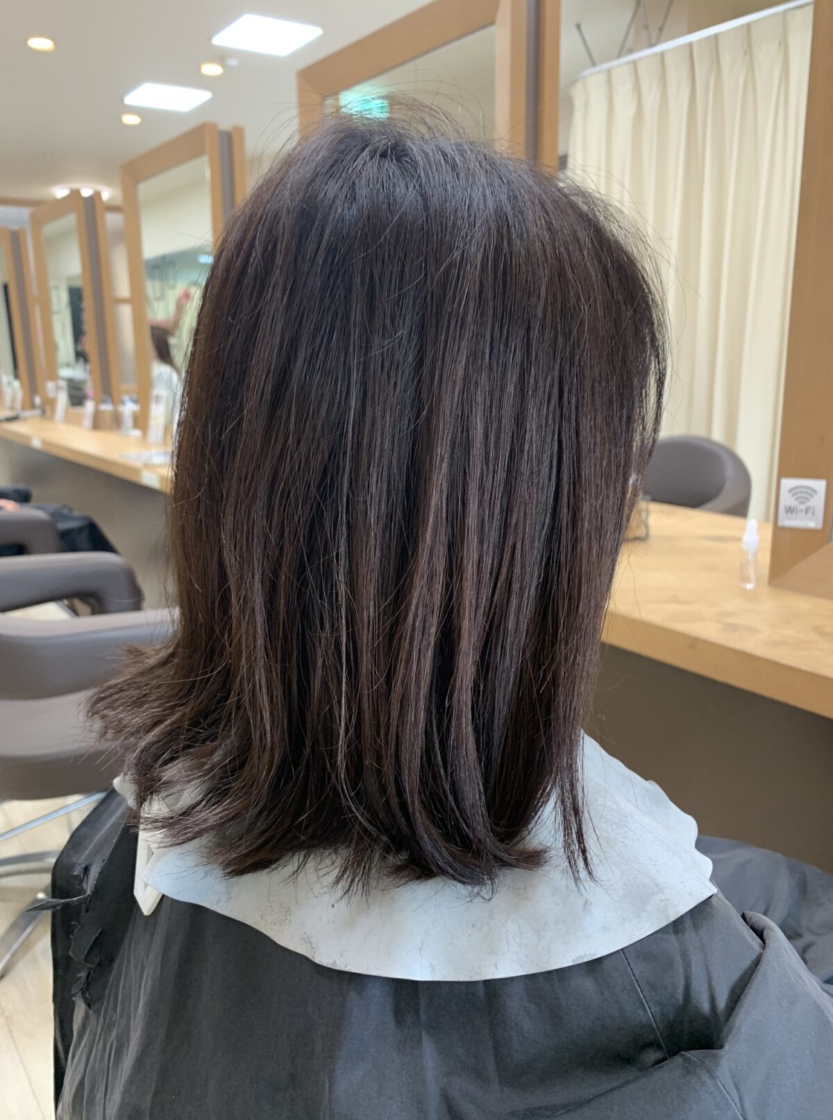 ボブ 髪型 黒髪にイメチェン １０代 ３０代に人気のボブスタイル 現役美容師 美容情報マガジン